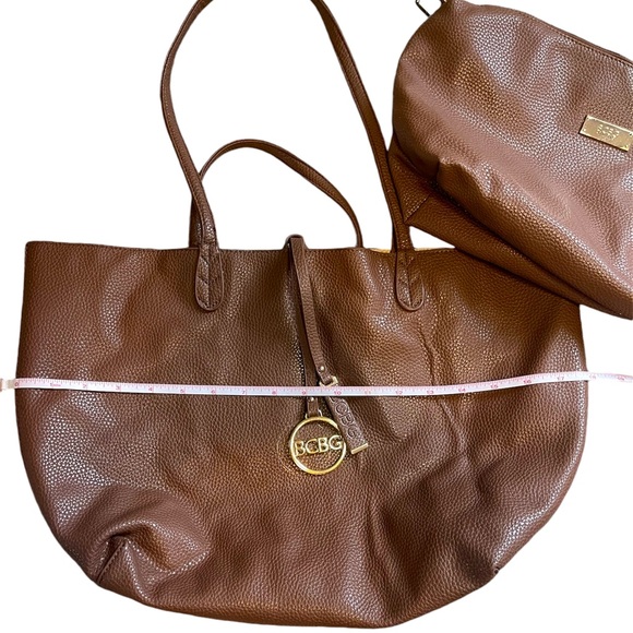 BCBG Brown Tote Shoulder Bag w/matching Removable Pouch - Picture 10 of 11
